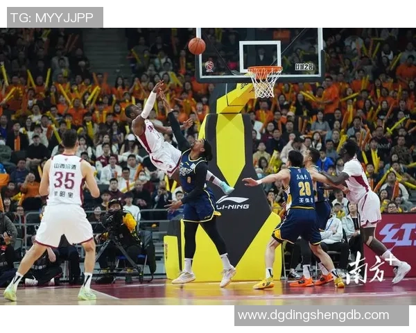 男篮世界杯预选赛精彩对决伊朗队挑战强敌澳大利亚队的巅峰之战