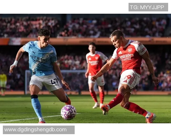 曼城火力全开：21球控制英超上半场，战术与球星的完美结合！